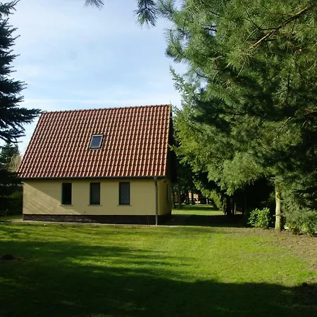 Waldidyll Laerz - Mit Kamin, Sauna Und Grossem Grundstueck Mirow